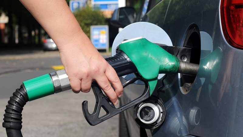 Petrol company warns fuel prices will increase from 6pm tonight