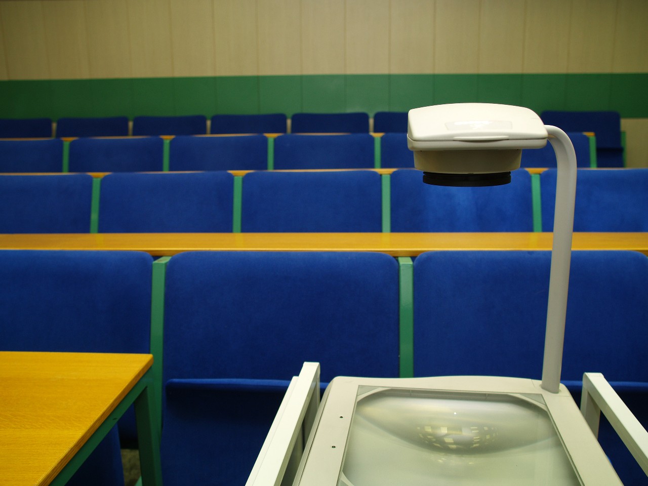 Empty seminar rooms: