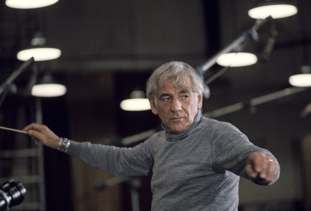 NEW YORK - NOVEMBER 5:  Composer Leonard Bernstein in a recording studio on November 5, 1974 in New York, New York. (Photo by Santi Visalli/Getty Images) 