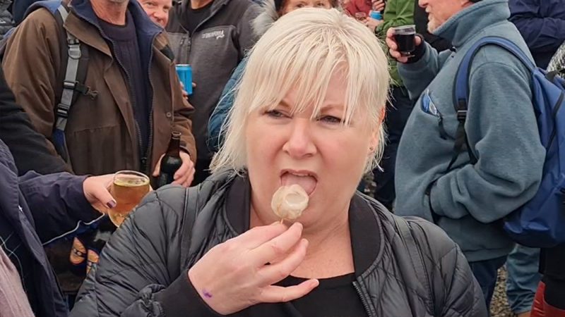 Jay-Jay tastes her first ever oyster at Bluff's Oyster Festival