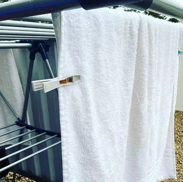 Woman sparks debate after claiming we've all been hanging out washing wrong