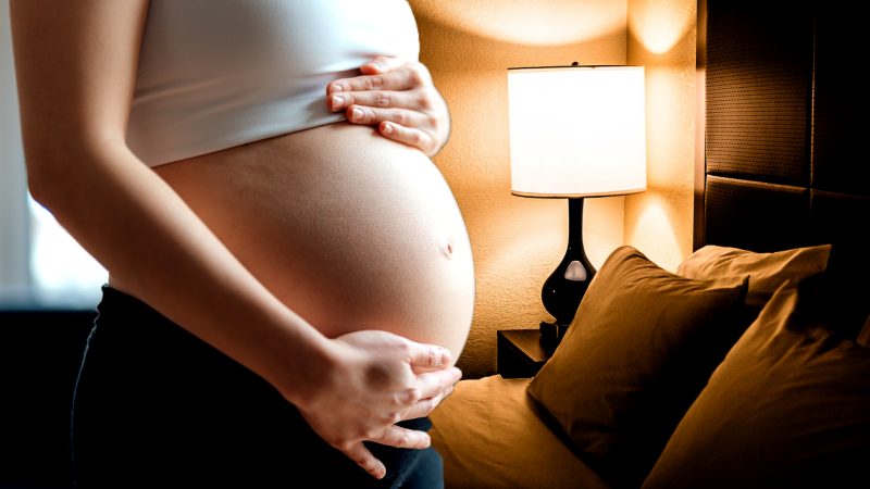 Research suggests pregnant women reduce diabetes risk by changing the lighting in their bedroom